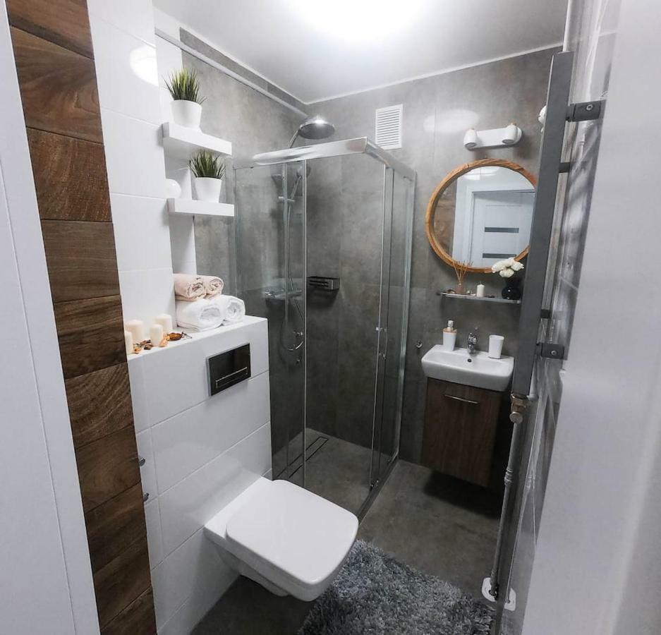 New Apartment - 300 M Town Hall - 3 Rooms - 7 People Breslavia Esterno foto