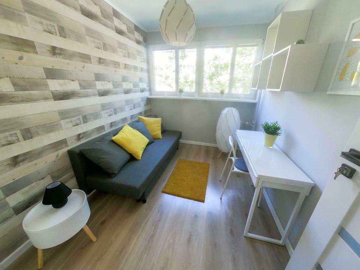 New Apartment - 300 M Town Hall - 3 Rooms - 7 People Breslavia Esterno foto
